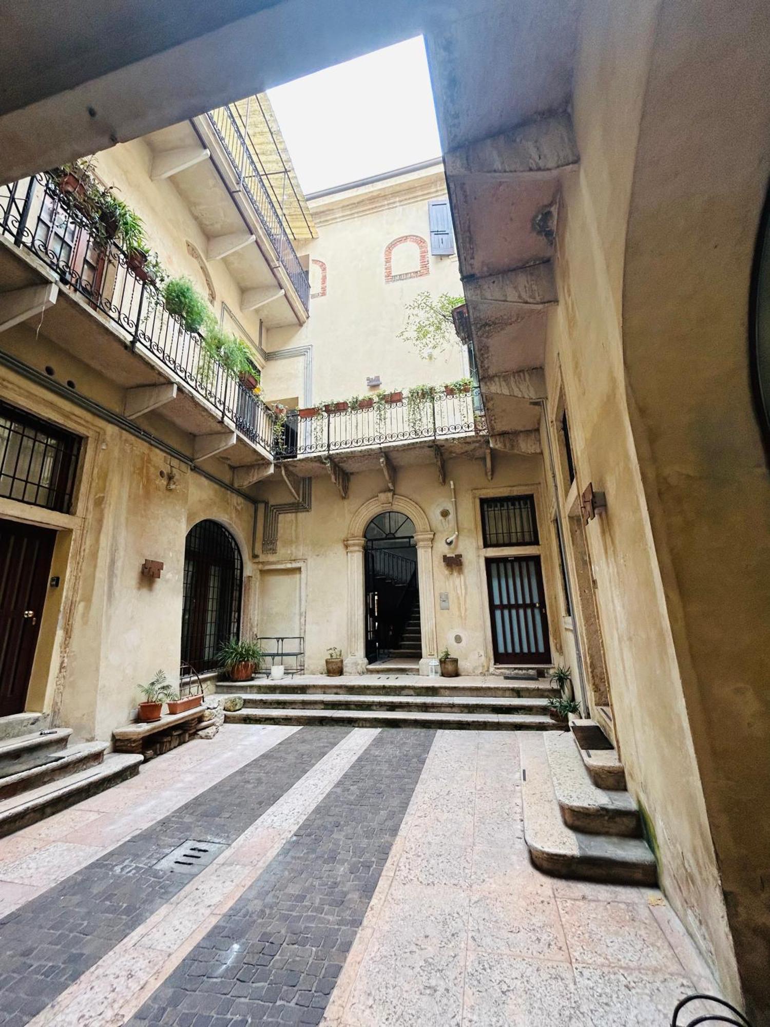 Palazzo Duomo Apartment Verona Exterior foto
